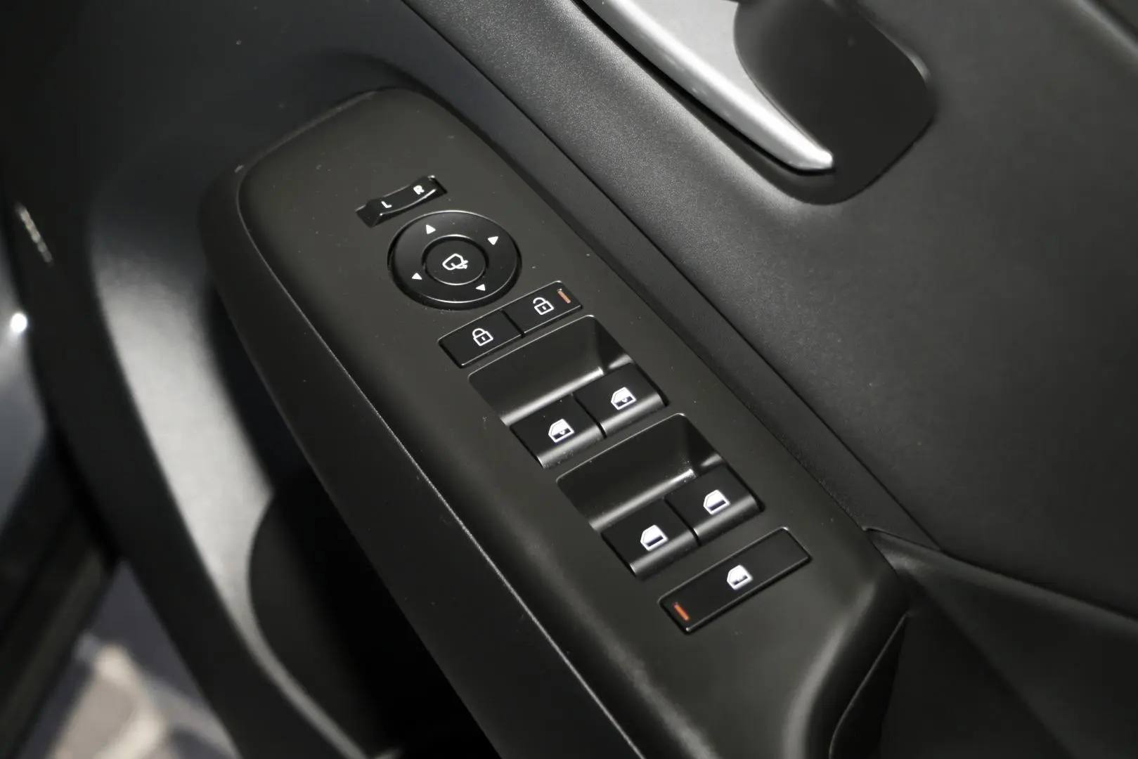 2024 Hyundai Kona Gallery Image 20