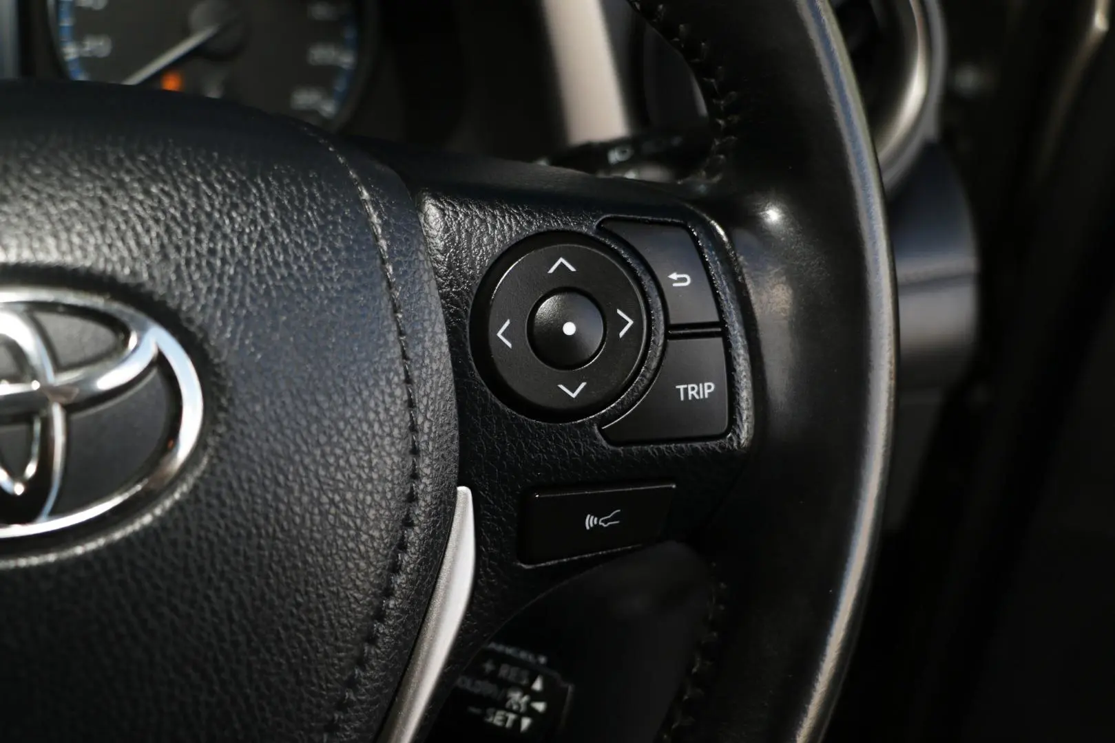 2018 Toyota RAV4 Gallery Image 16