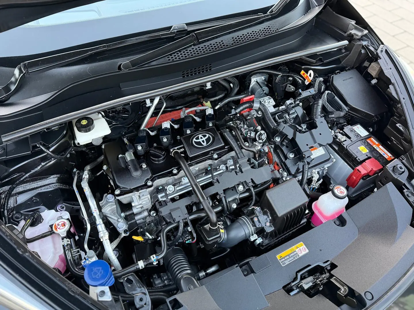 2024 Toyota C-HR Gallery Image 5