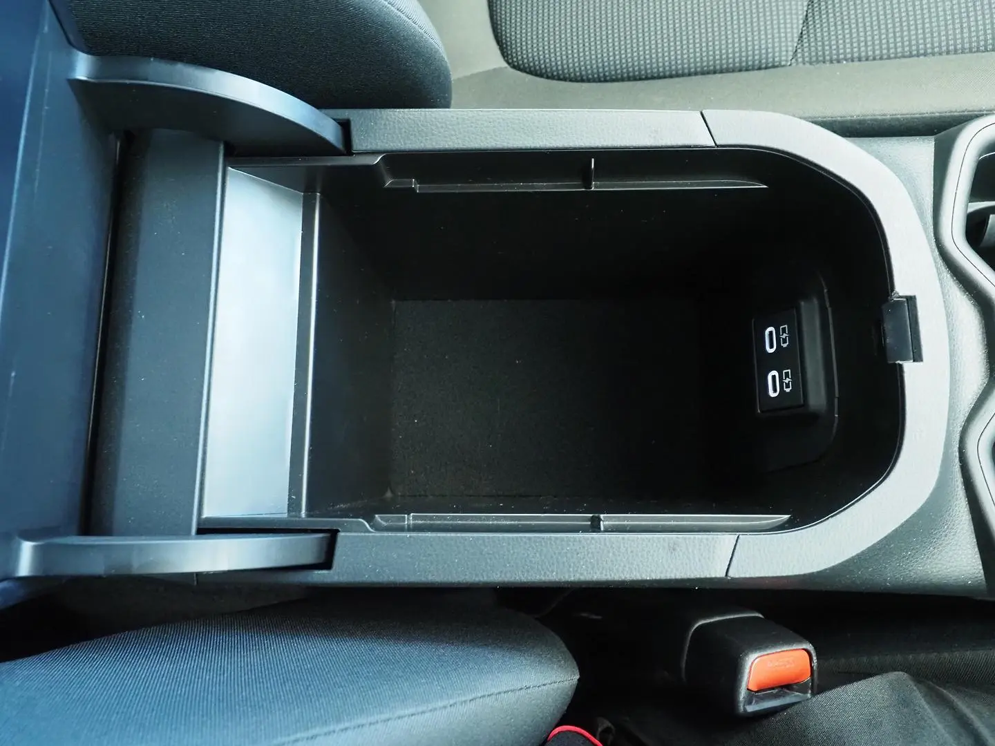 2024 Toyota RAV4 Gallery Image 23