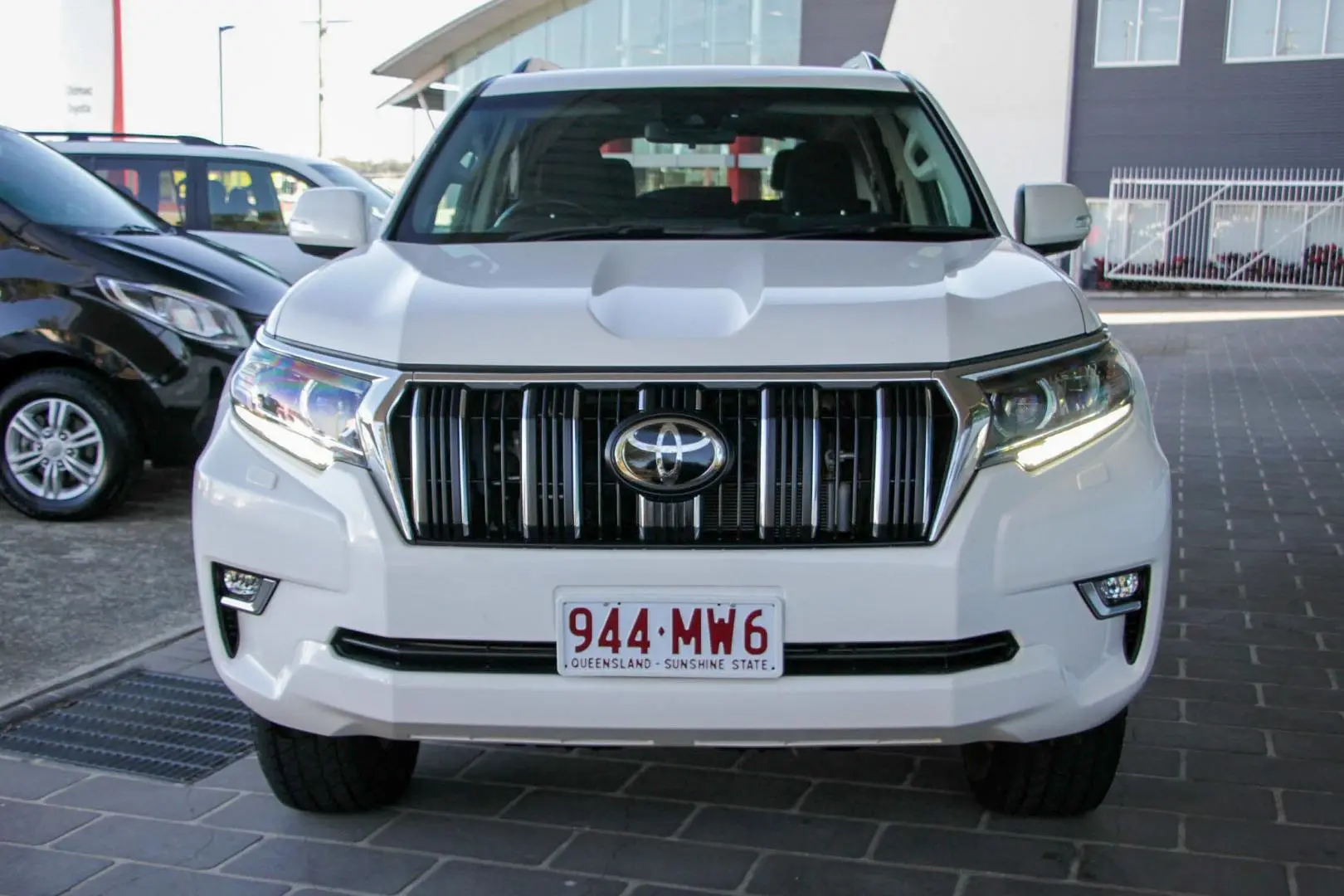 2023 Toyota Landcruiser Prado Gallery Image 3
