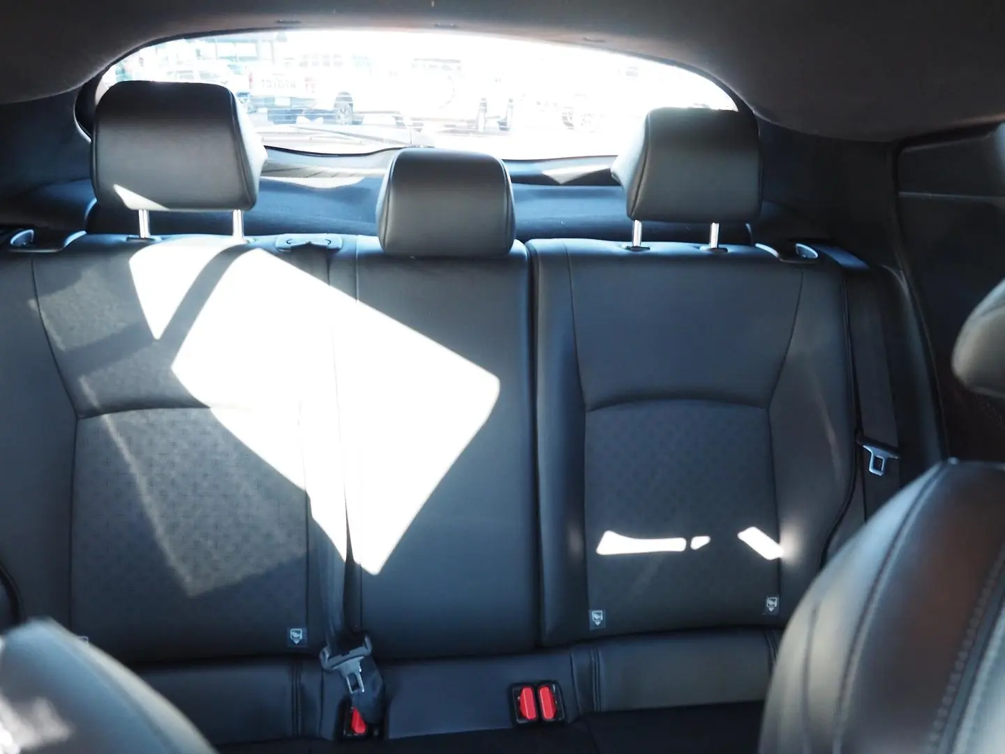 2018 Toyota C-HR Gallery Image 27