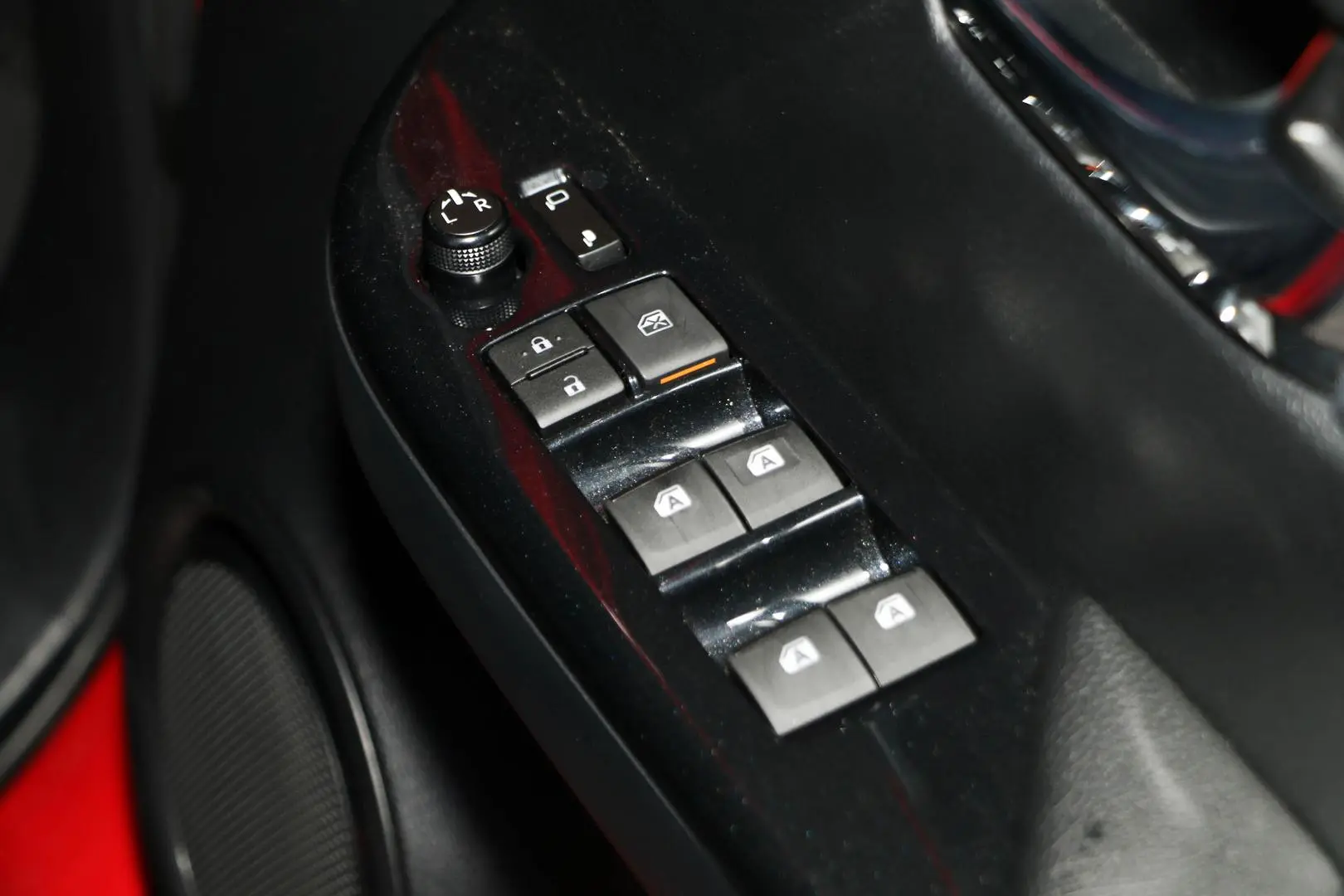 2023 Toyota Hilux Gallery Image 22