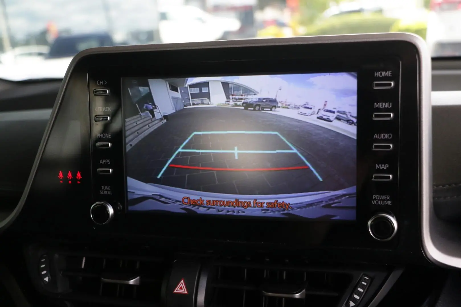 2022 Toyota C-HR Gallery Image 11