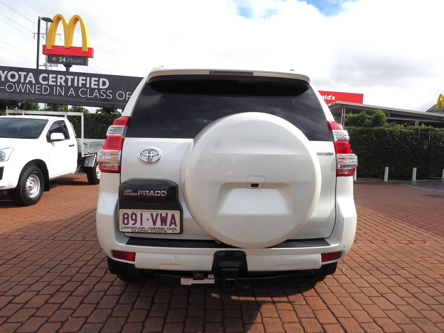 2015 Toyota Landcruiser Prado Gallery Image 4