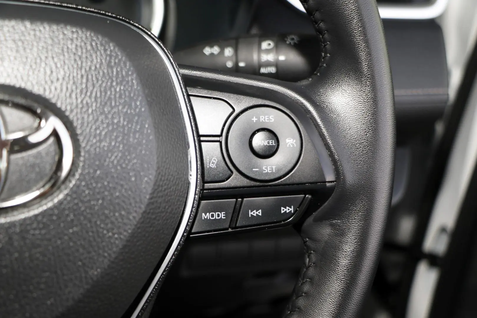 2025 Toyota RAV4 Gallery Image 18