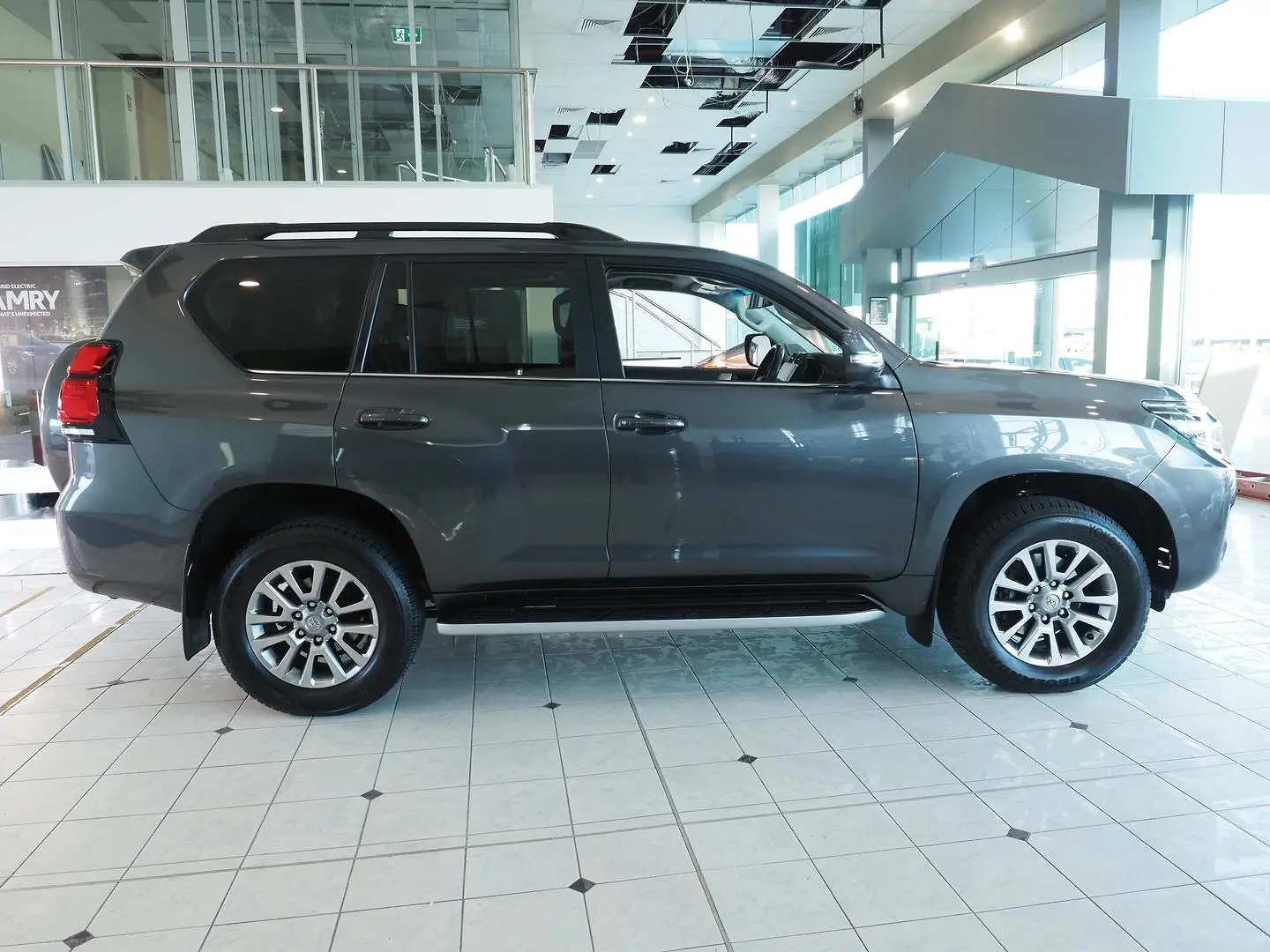2021 Toyota Landcruiser Prado Gallery Image 7