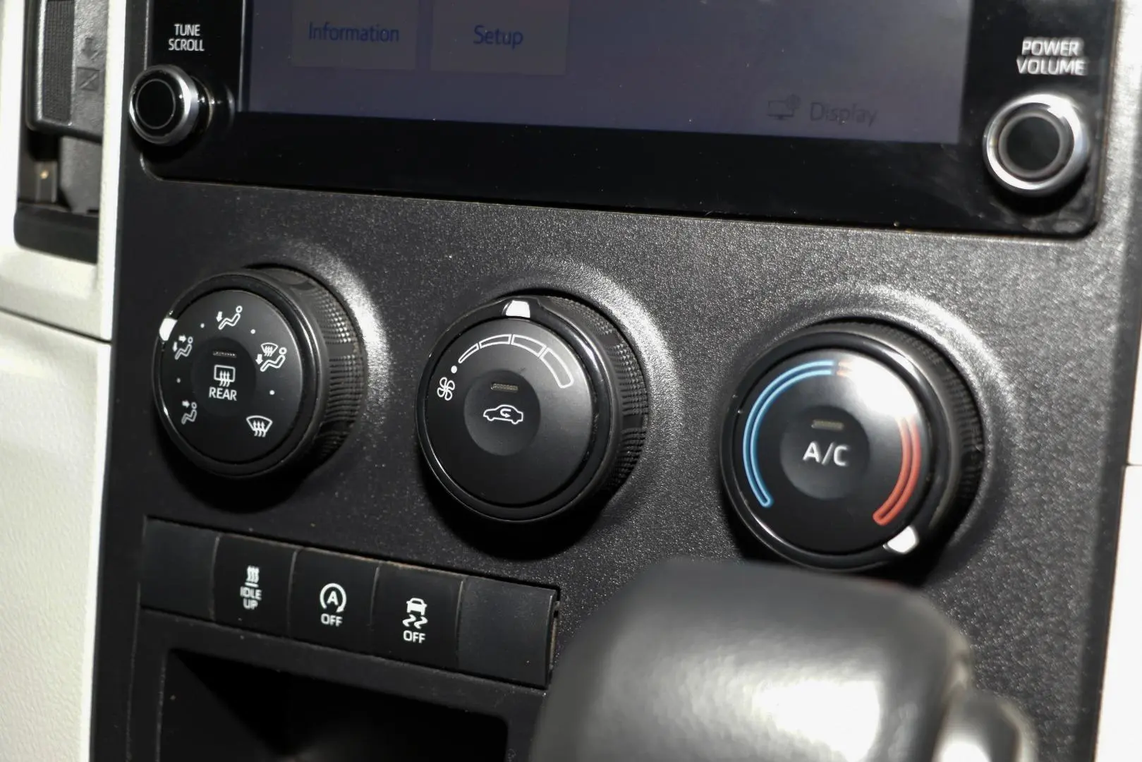 2022 Toyota Hiace Gallery Image 15