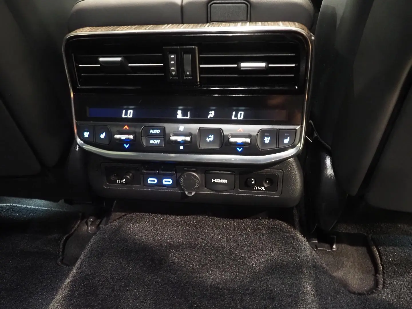 2022 Toyota Landcruiser Gallery Image 24