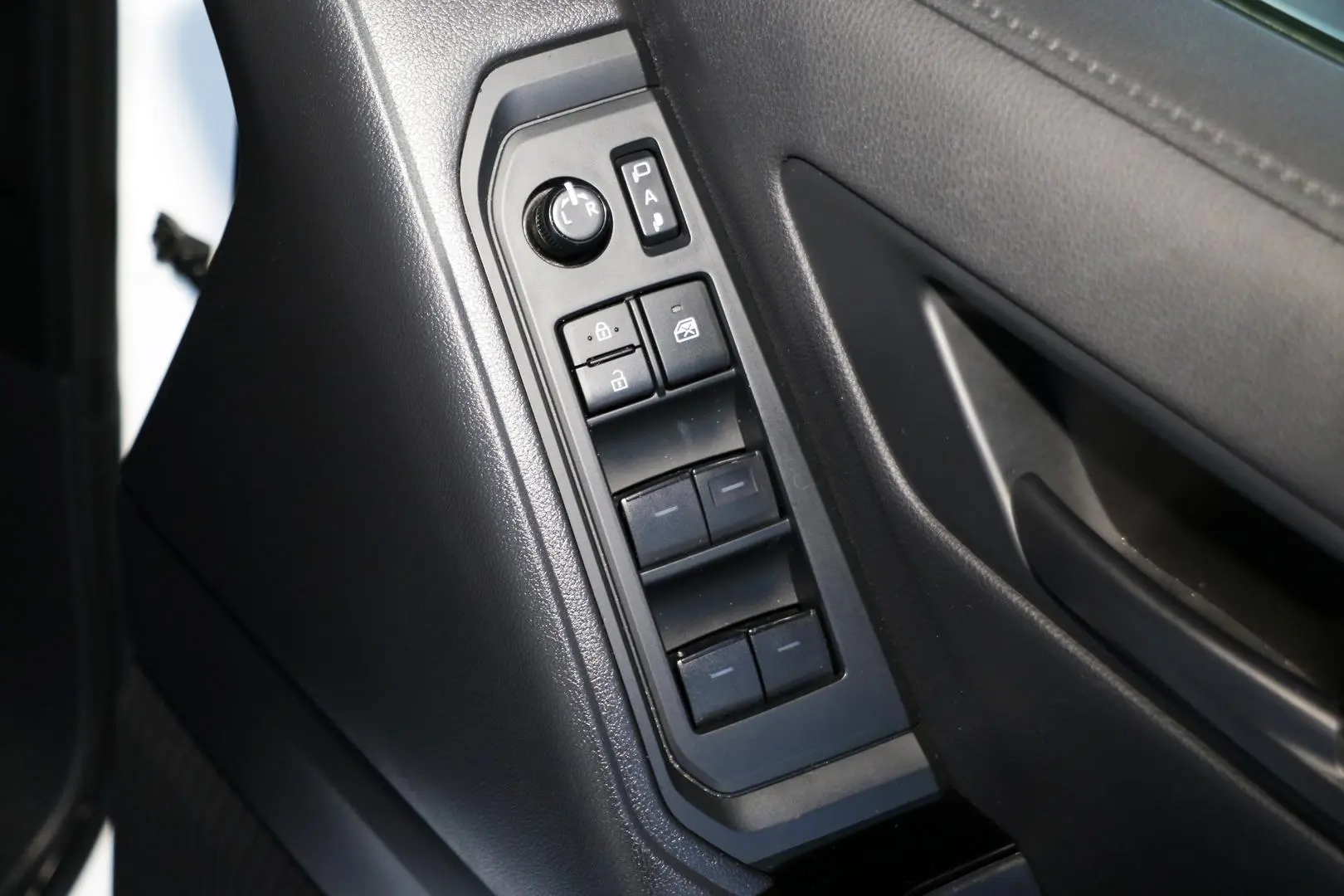 2023 Toyota Landcruiser Gallery Image 19