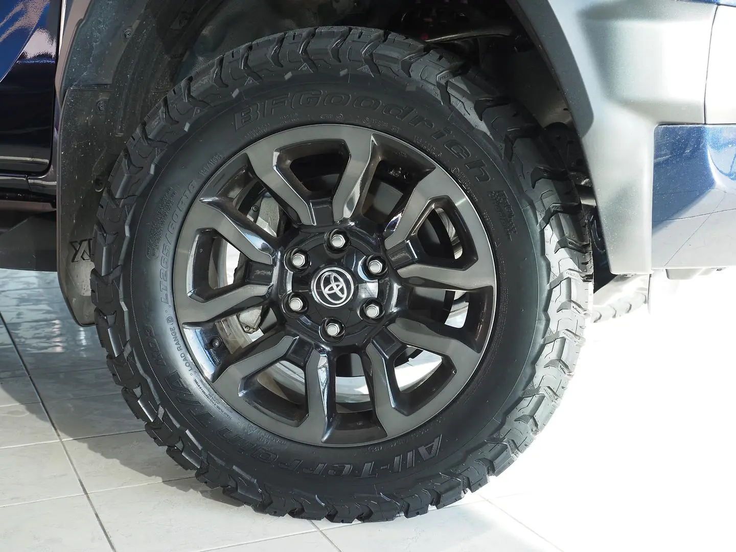 2025 Toyota Hilux Gallery Image 9