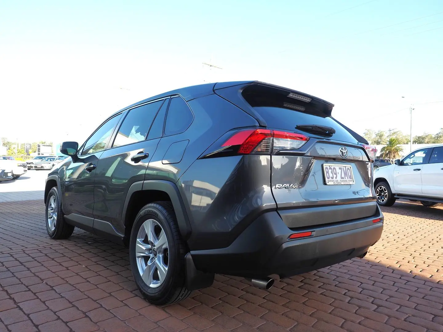 2019 Toyota RAV4 Gallery Image 8