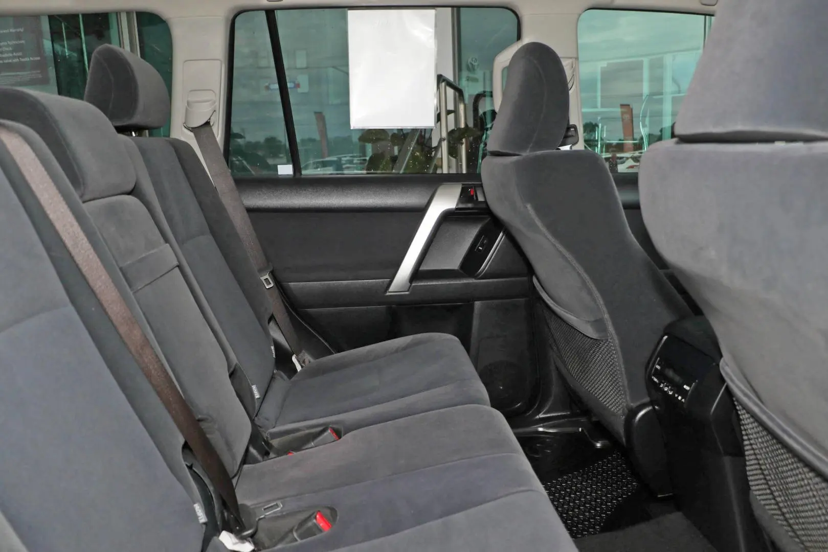 2023 Toyota Landcruiser Prado Gallery Image 11