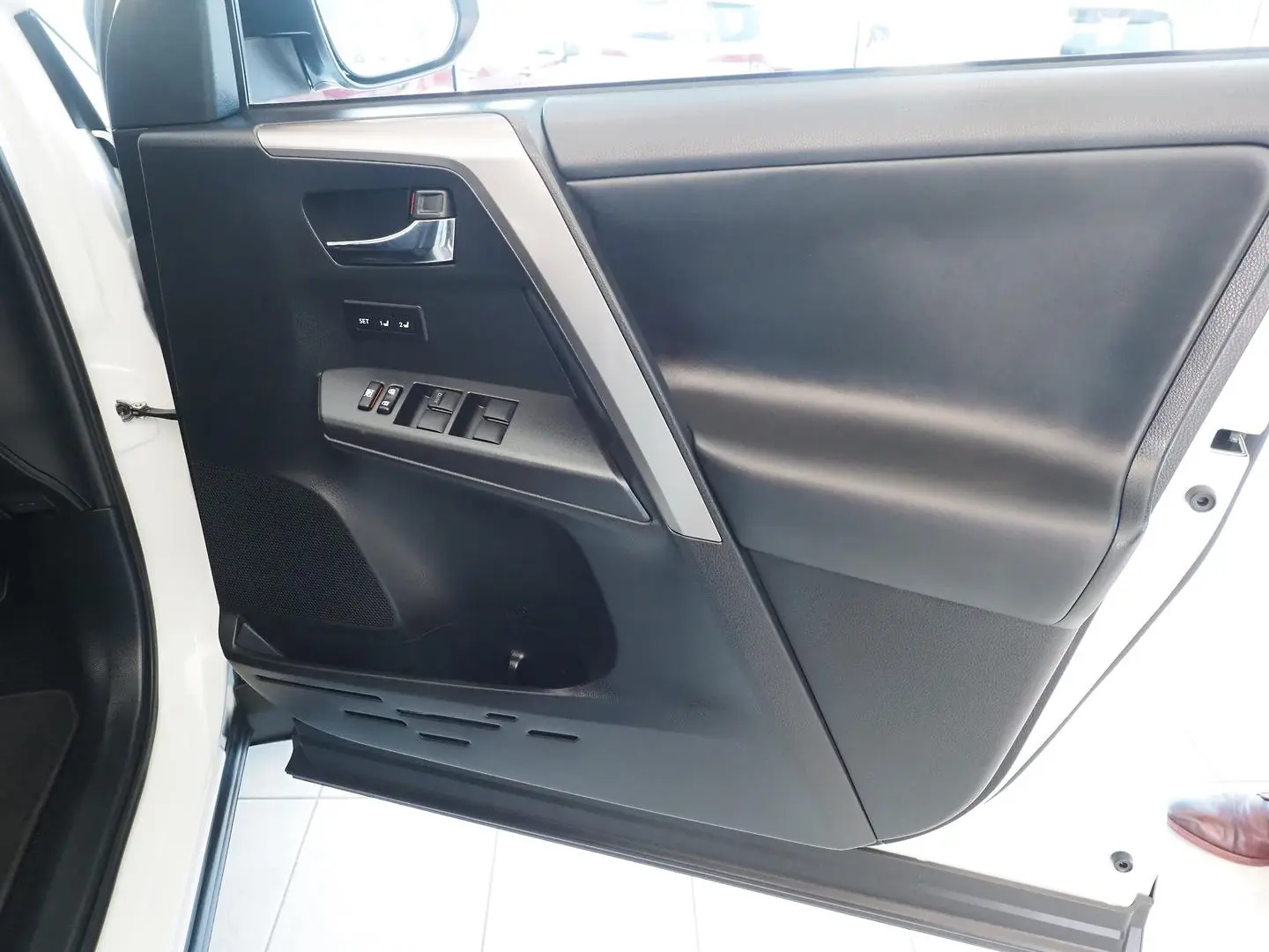 2018 Toyota RAV4 Gallery Image 19