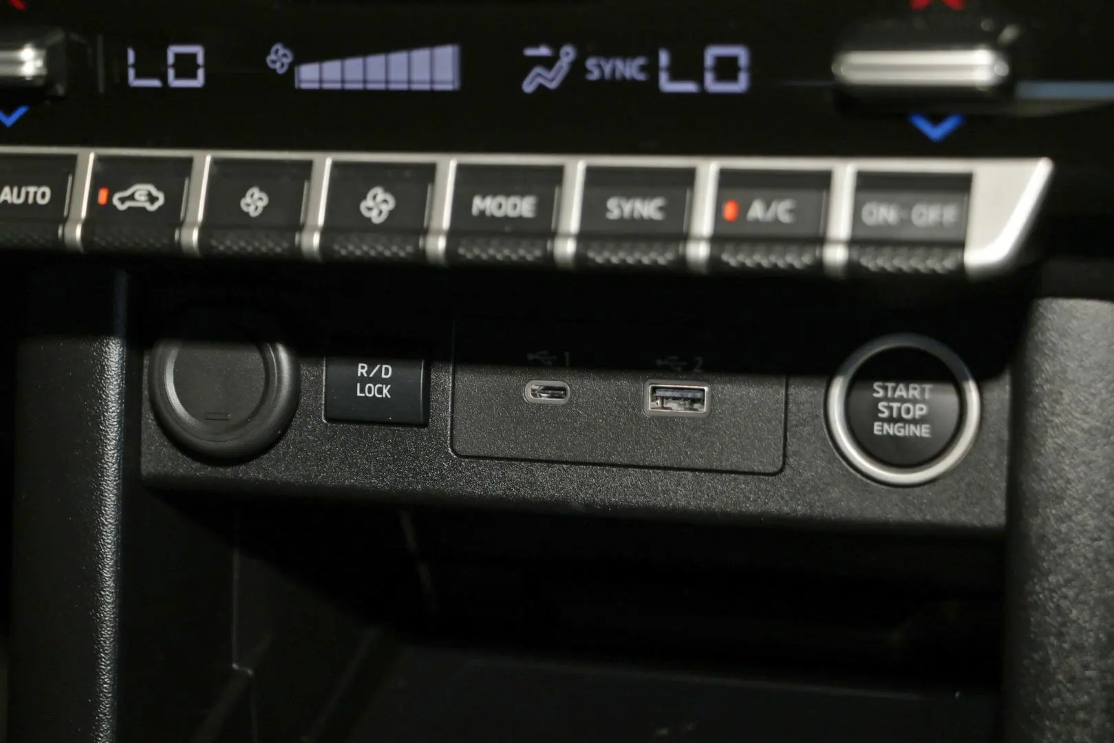 2024 Mitsubishi Triton Gallery Image 17