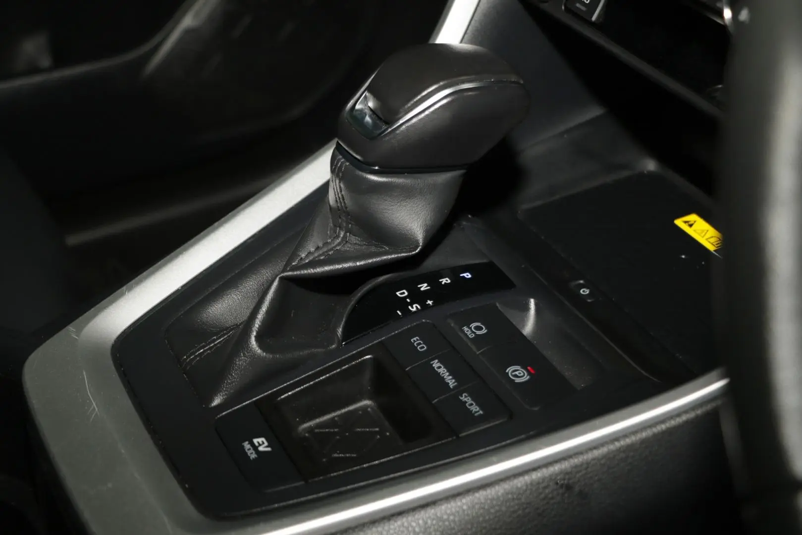 2022 Toyota RAV4 Gallery Image 15