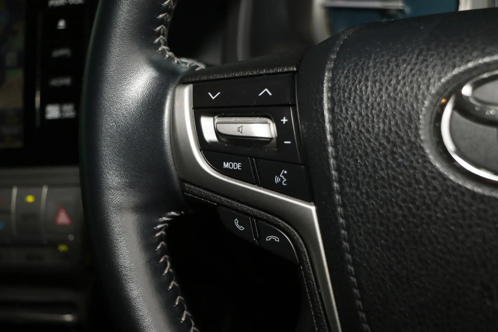 2018 Toyota Landcruiser Prado Gallery Image 18