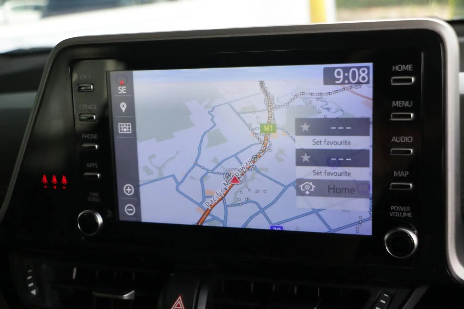 2022 Toyota C-HR Gallery Image 10