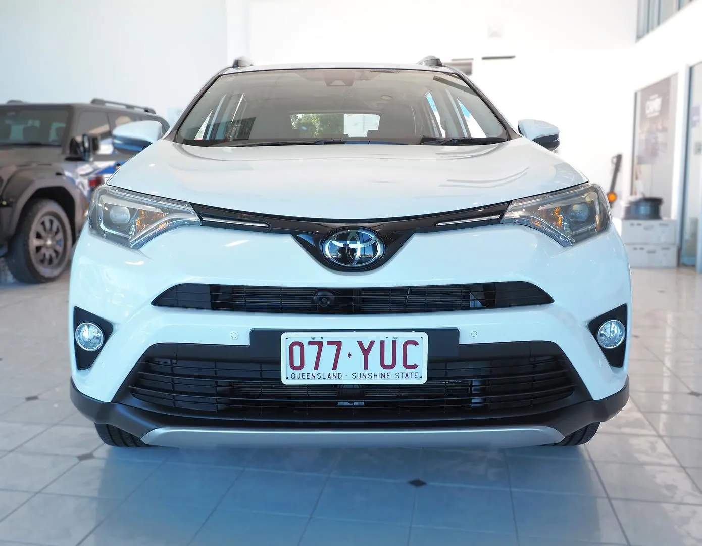 2018 Toyota RAV4 Gallery Image 11