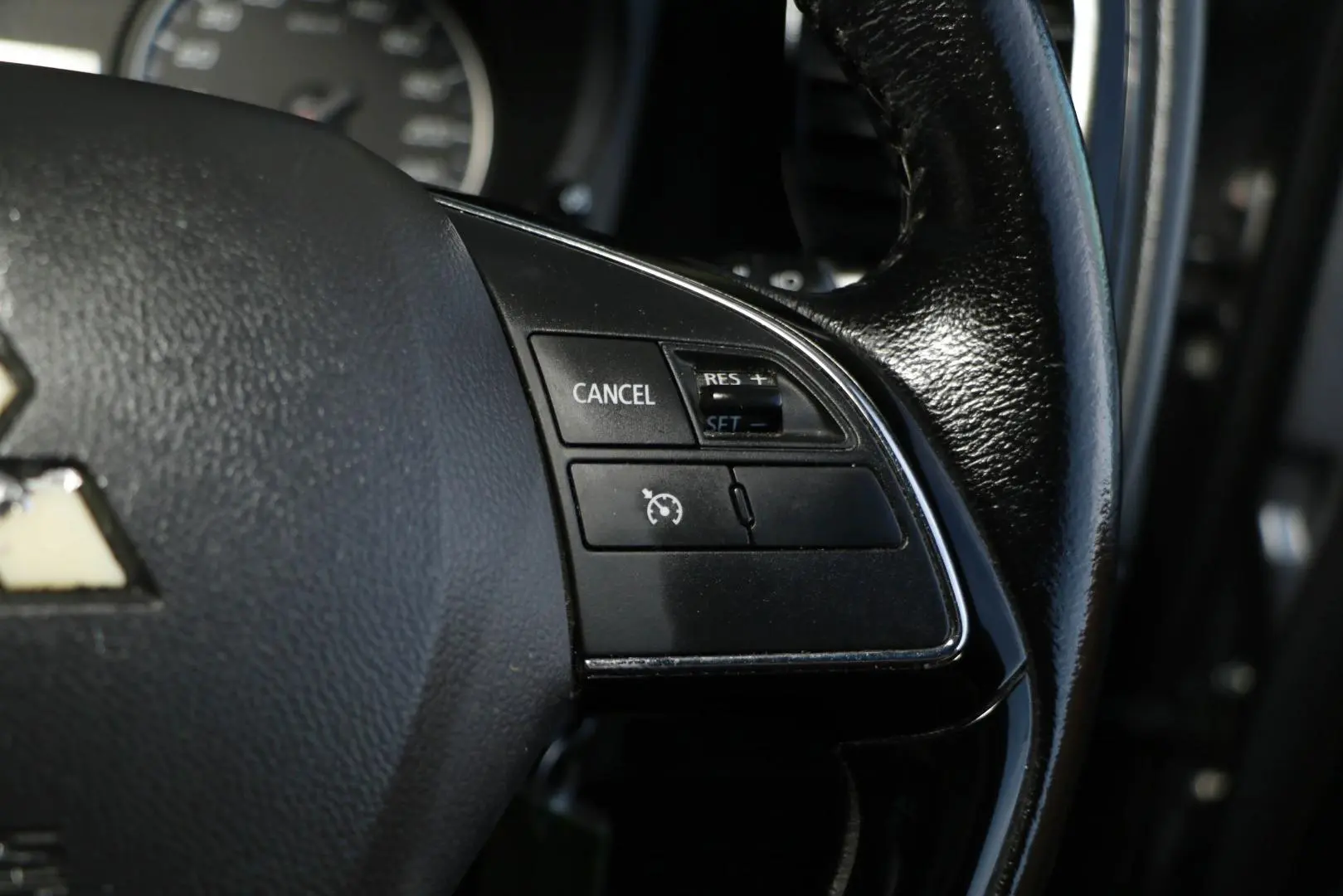 2016 Mitsubishi Outlander Gallery Image 14