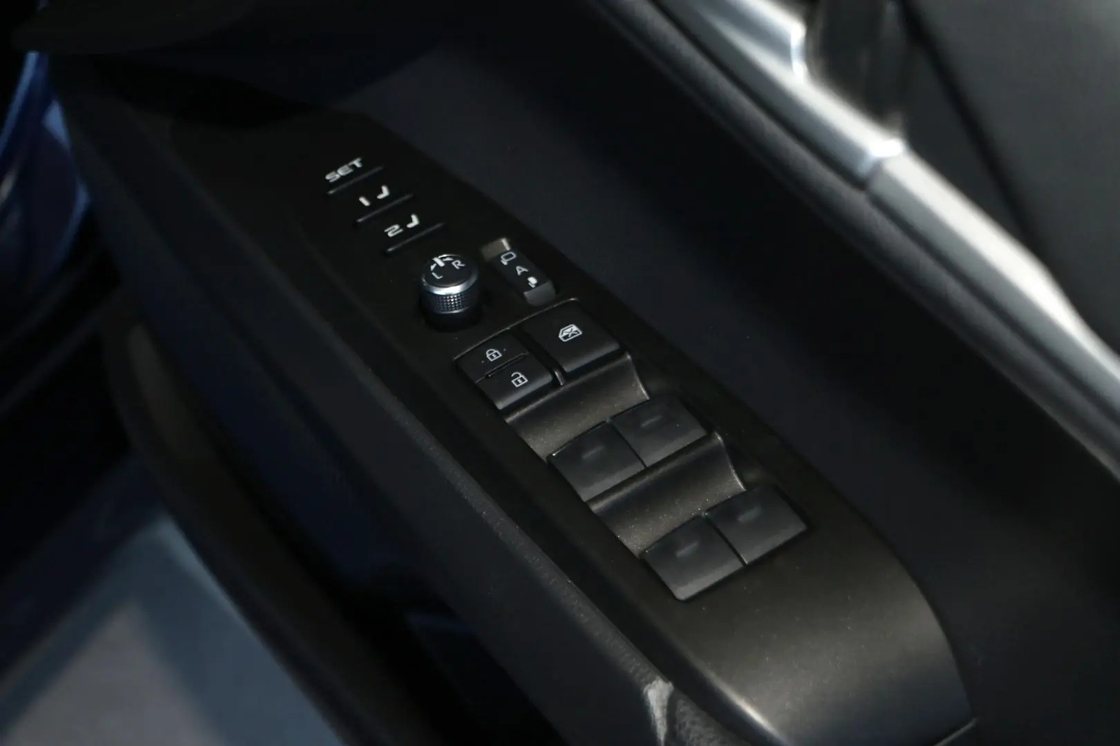 2025 Toyota Camry Gallery Image 19