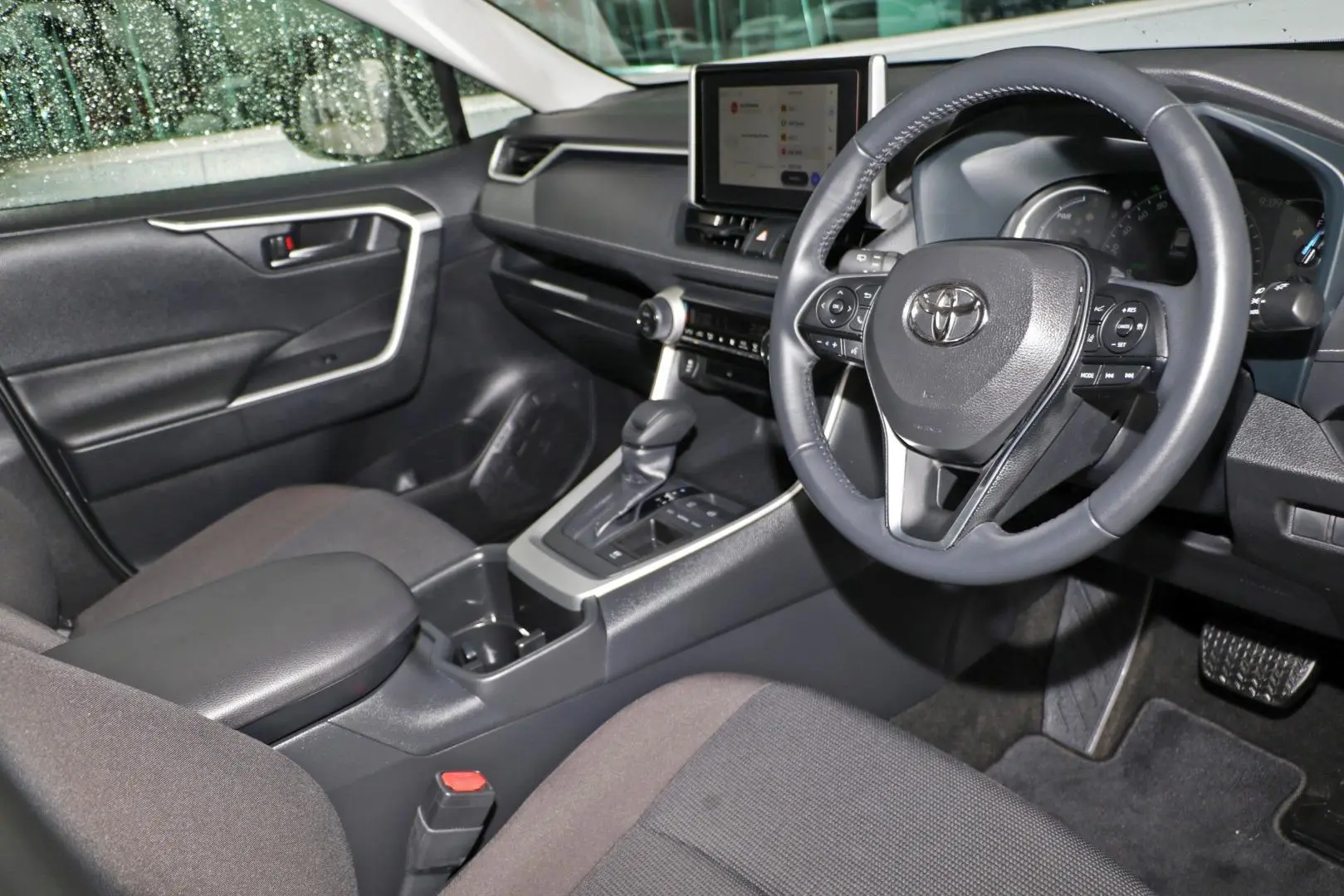 2024 Toyota RAV4 Gallery Image 7