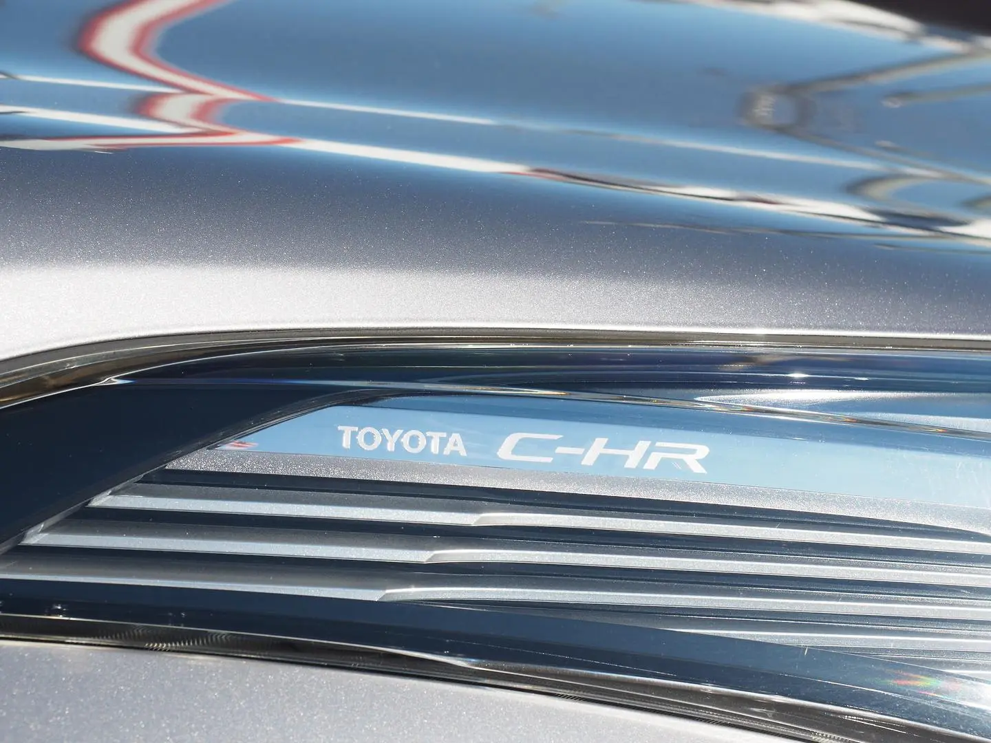 2018 Toyota C-HR Gallery Image 12