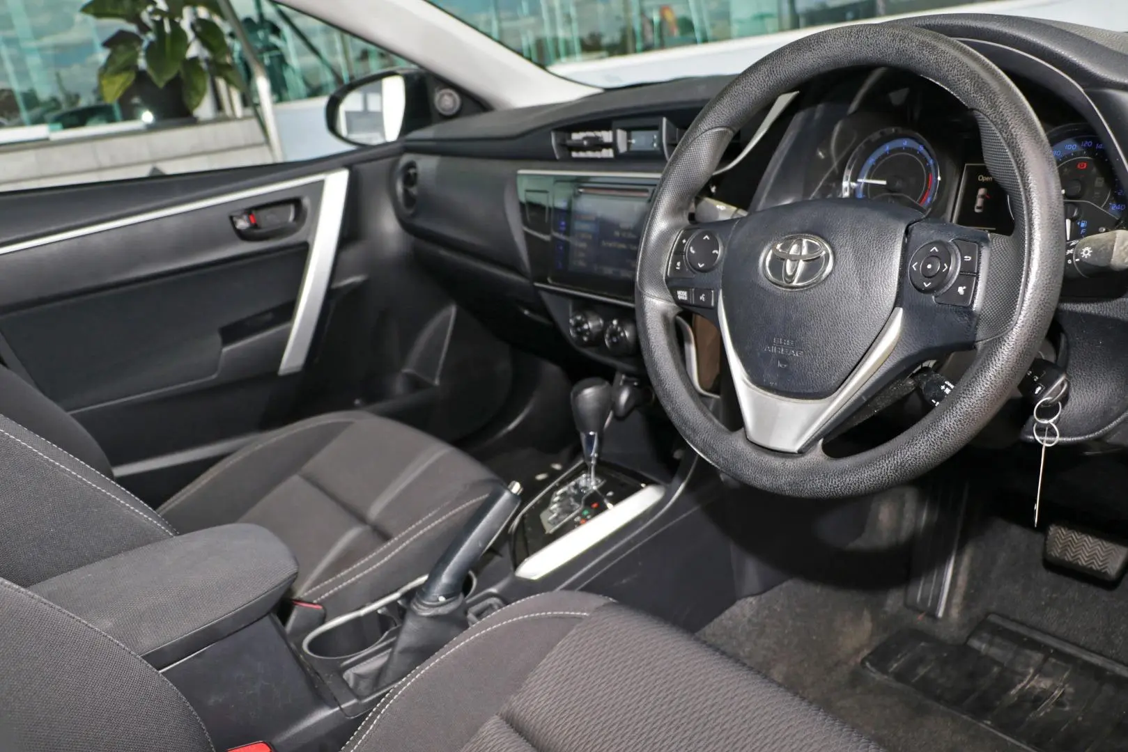 2017 Toyota Corolla Gallery Image 6