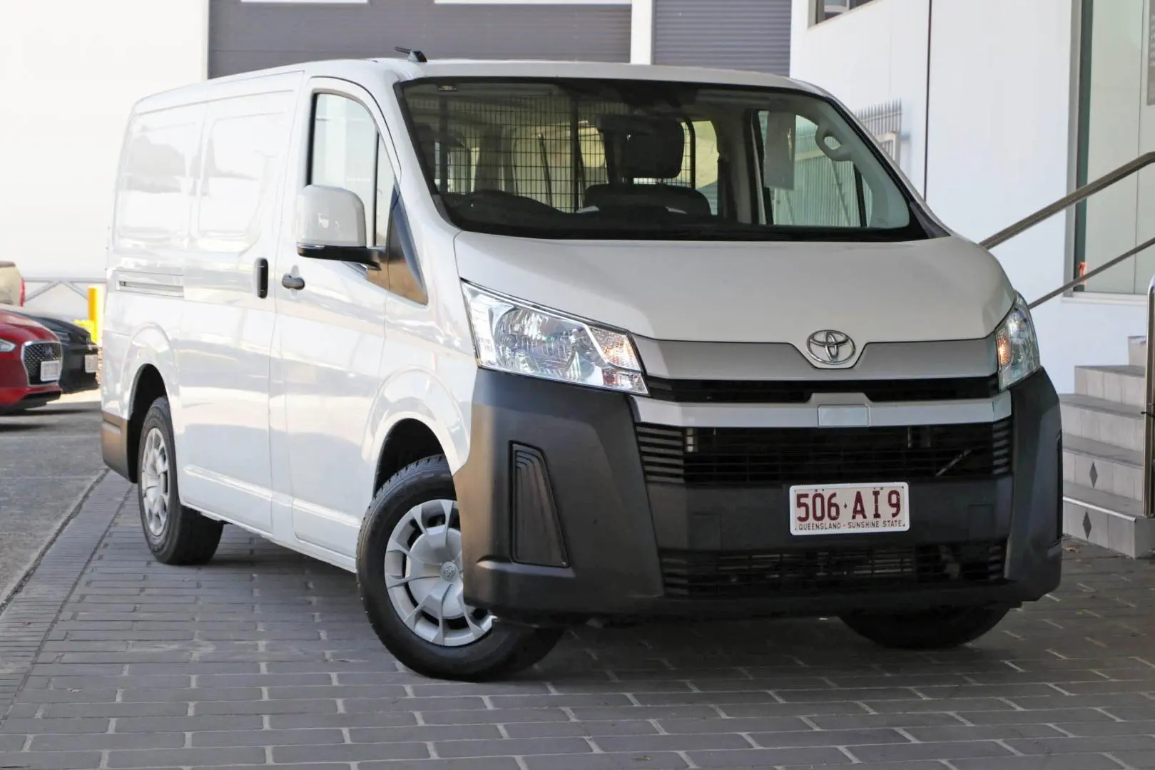 2020 Toyota Hiace Image 3