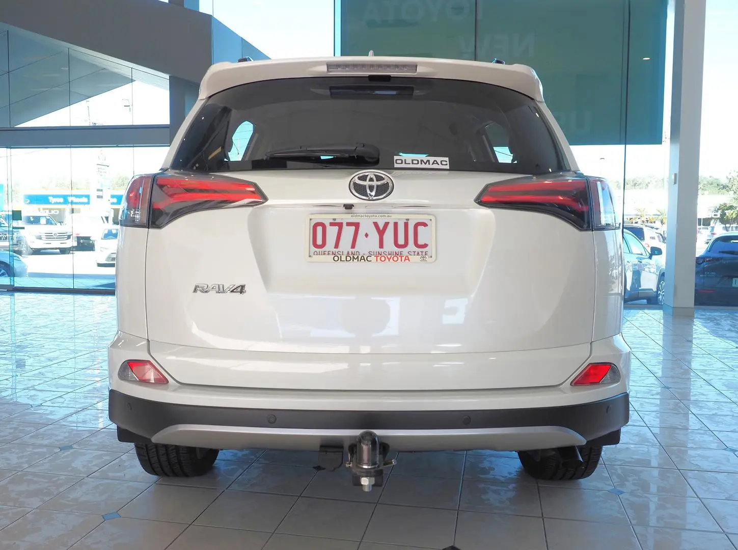 2018 Toyota RAV4 Gallery Image 8