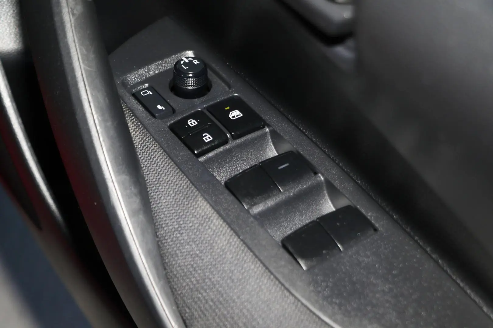 2020 Toyota Corolla Gallery Image 17