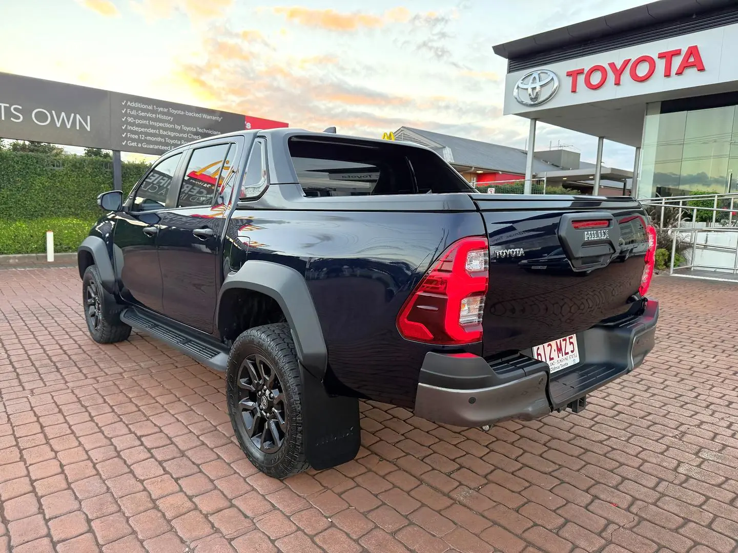 2022 Toyota Hilux Gallery Image 8