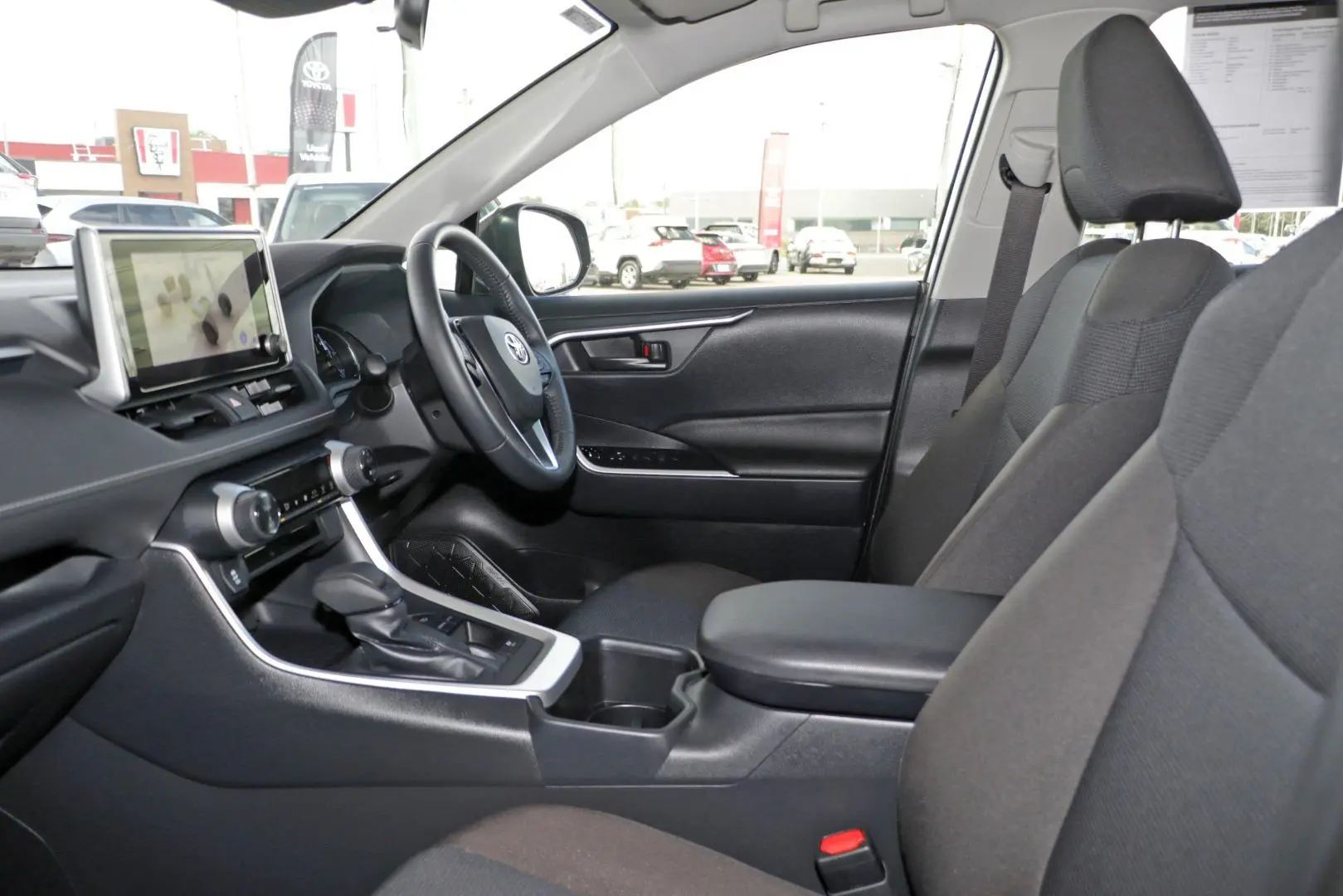 2024 Toyota RAV4 Gallery Image 8