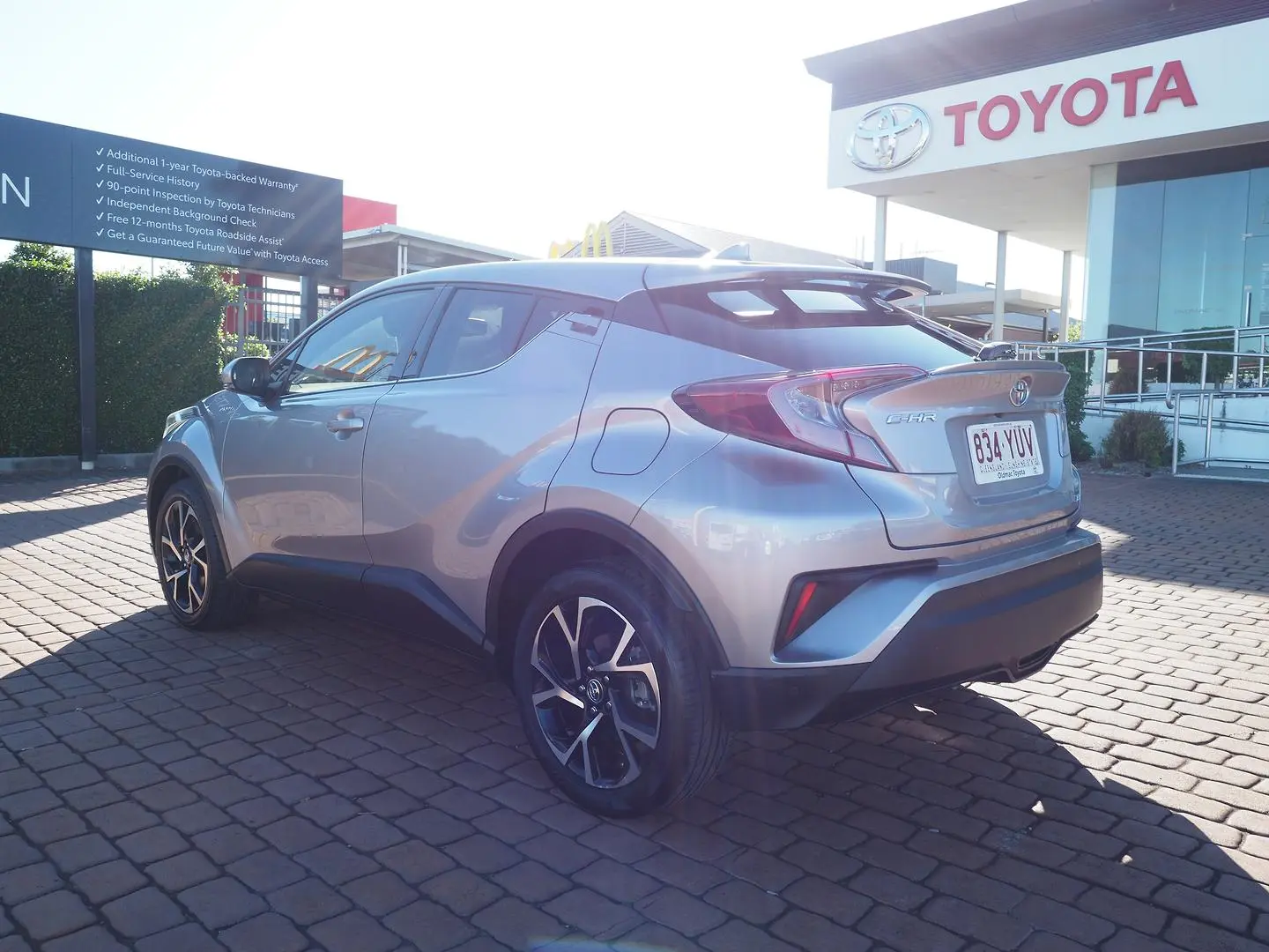 2018 Toyota C-HR Gallery Image 7