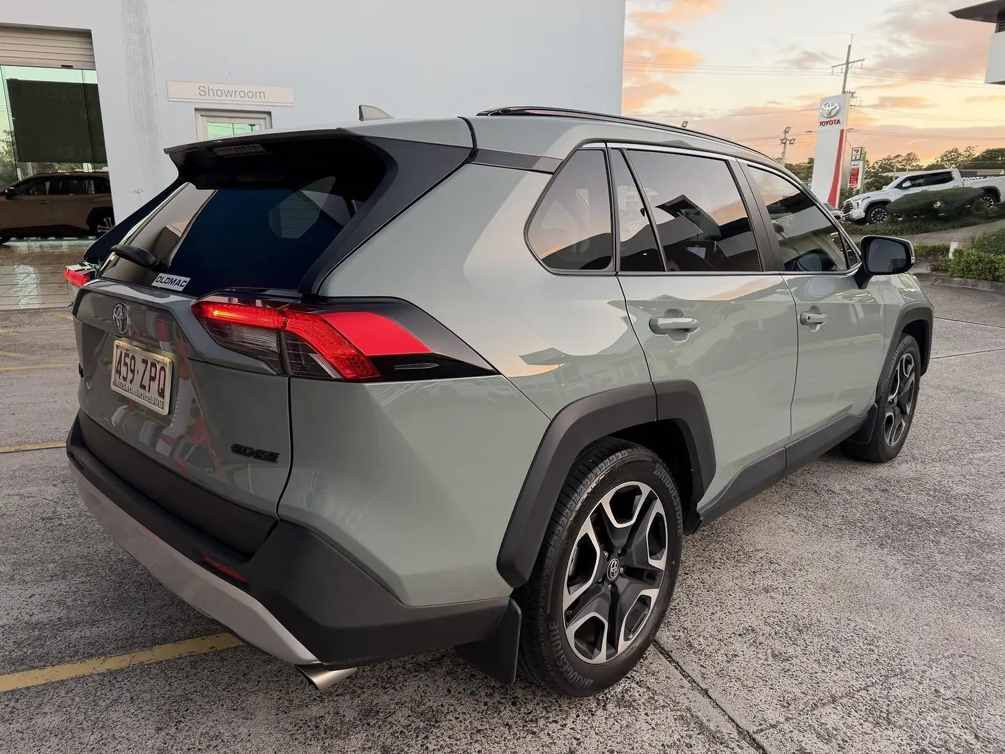 2020 Toyota RAV4 Gallery Image 6