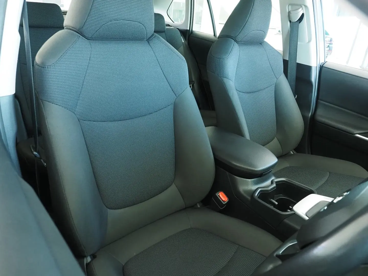 2024 Toyota RAV4 Gallery Image 18