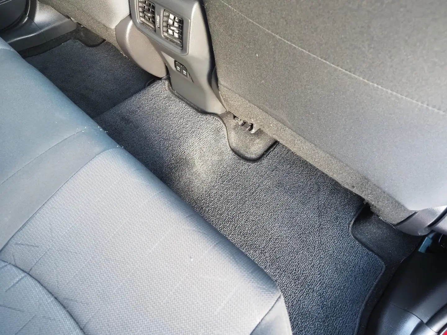 2022 Toyota RAV4 Gallery Image 15