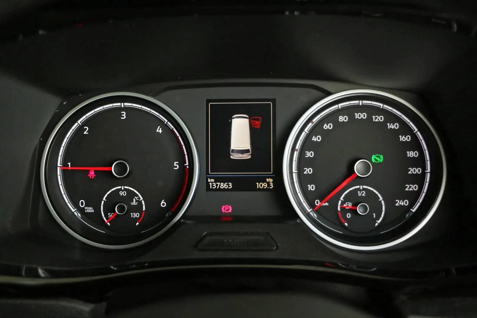 2021 Volkswagen Multivan Gallery Image 11