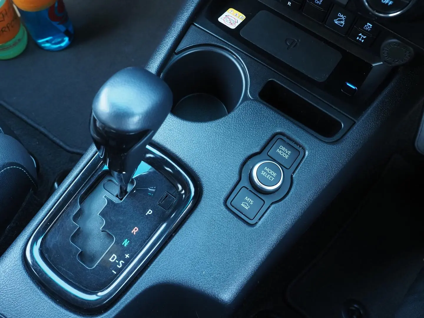 2025 Toyota Hilux Gallery Image 33