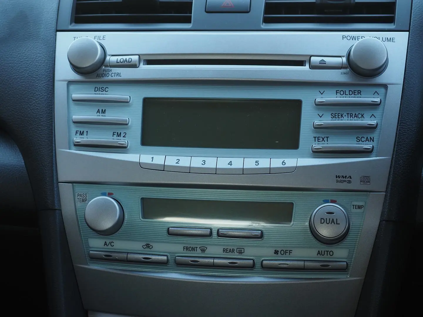 2009 Toyota Camry Gallery Image 16