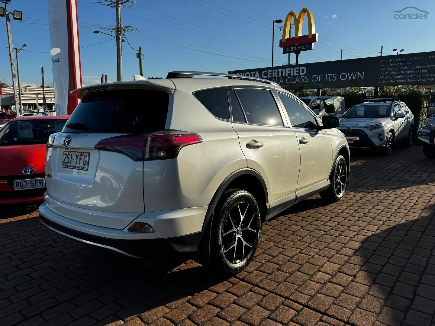 2018 Toyota RAV4 Image 5