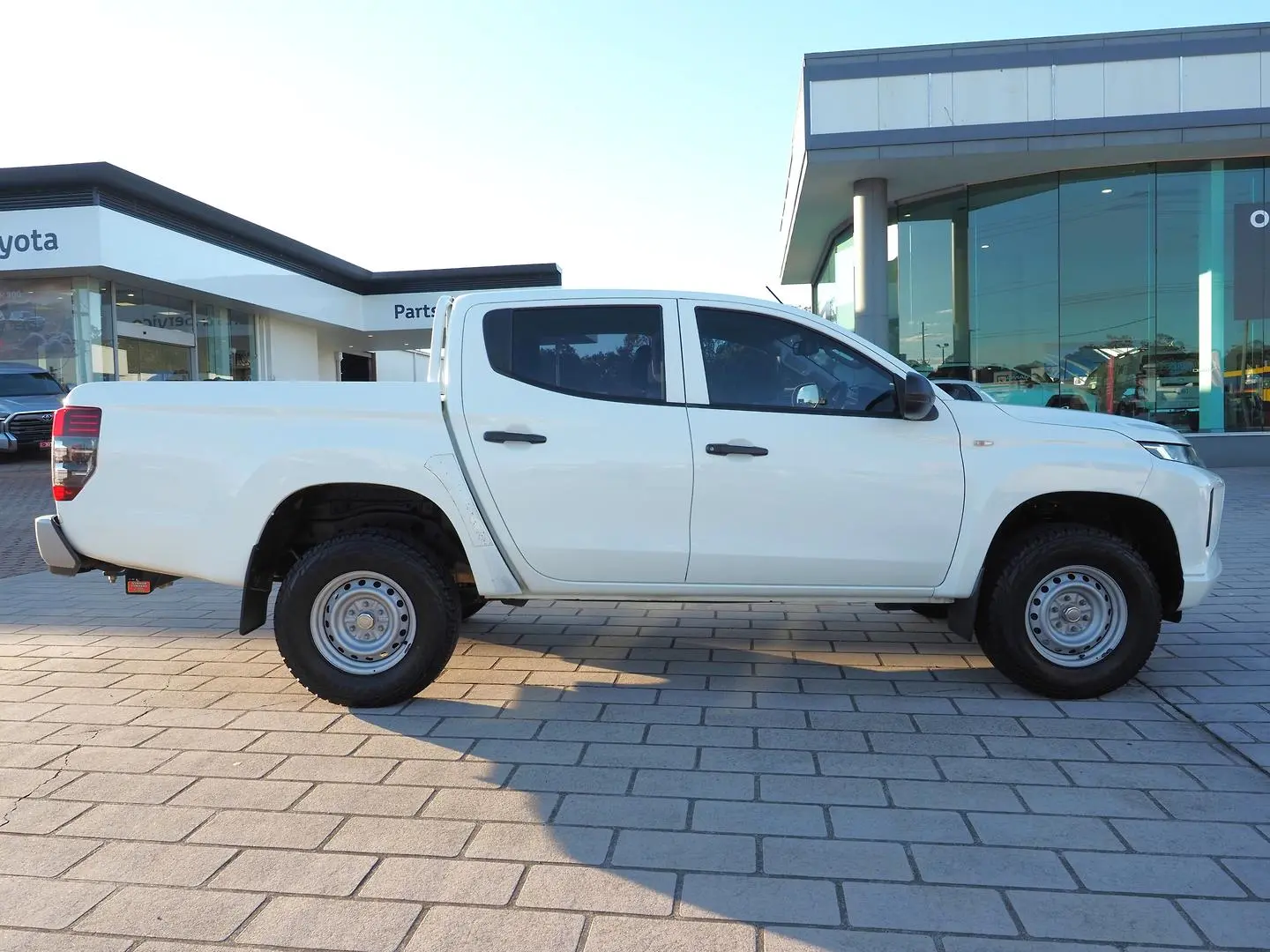 2019 Mitsubishi Triton Gallery Image 11