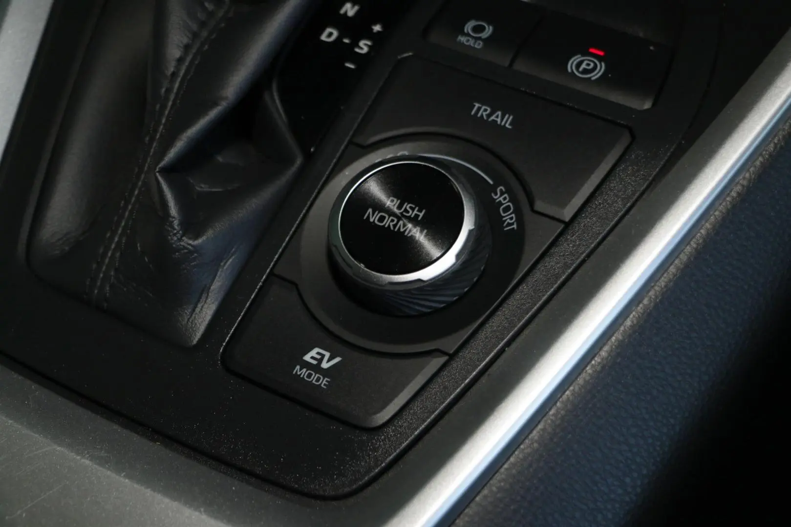 2025 Toyota RAV4 Gallery Image 19