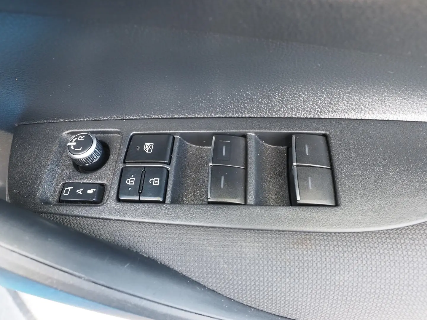 2020 Toyota Corolla Gallery Image 38