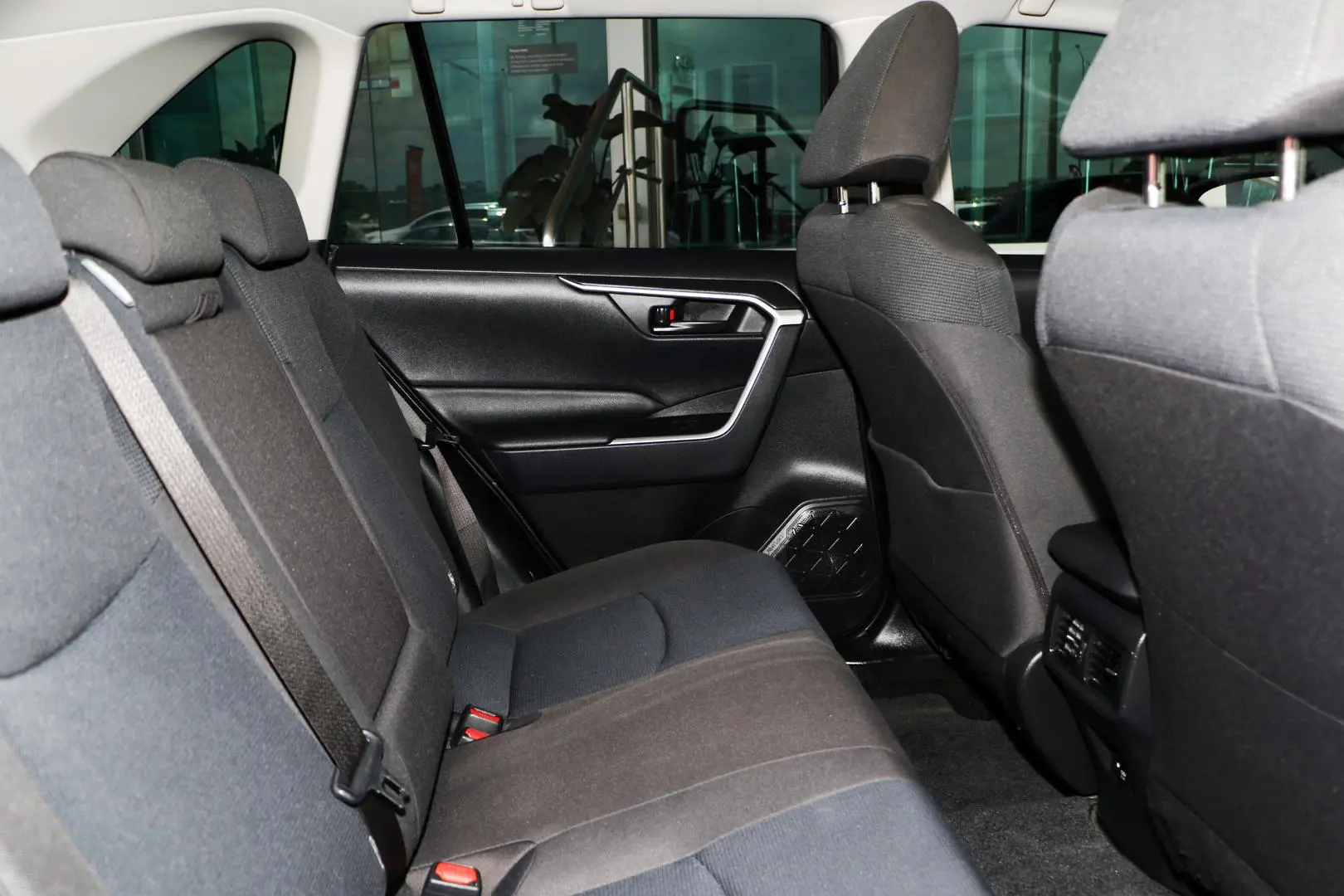 2022 Toyota RAV4 Gallery Image 9