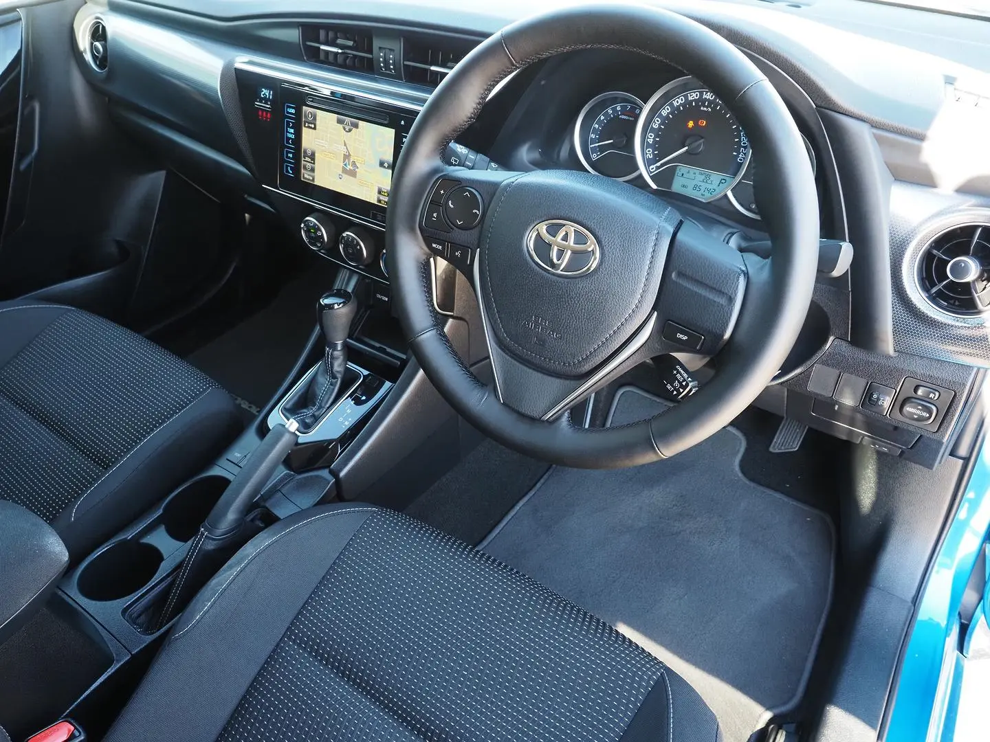 2017 Toyota Corolla Gallery Image 4