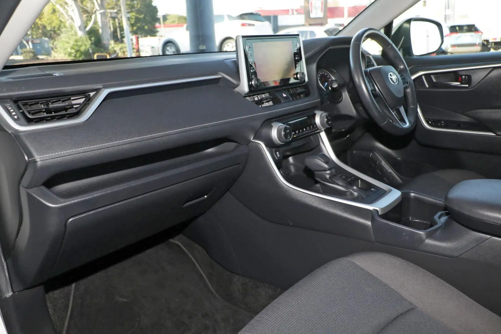 2022 Toyota RAV4 Gallery Image 7