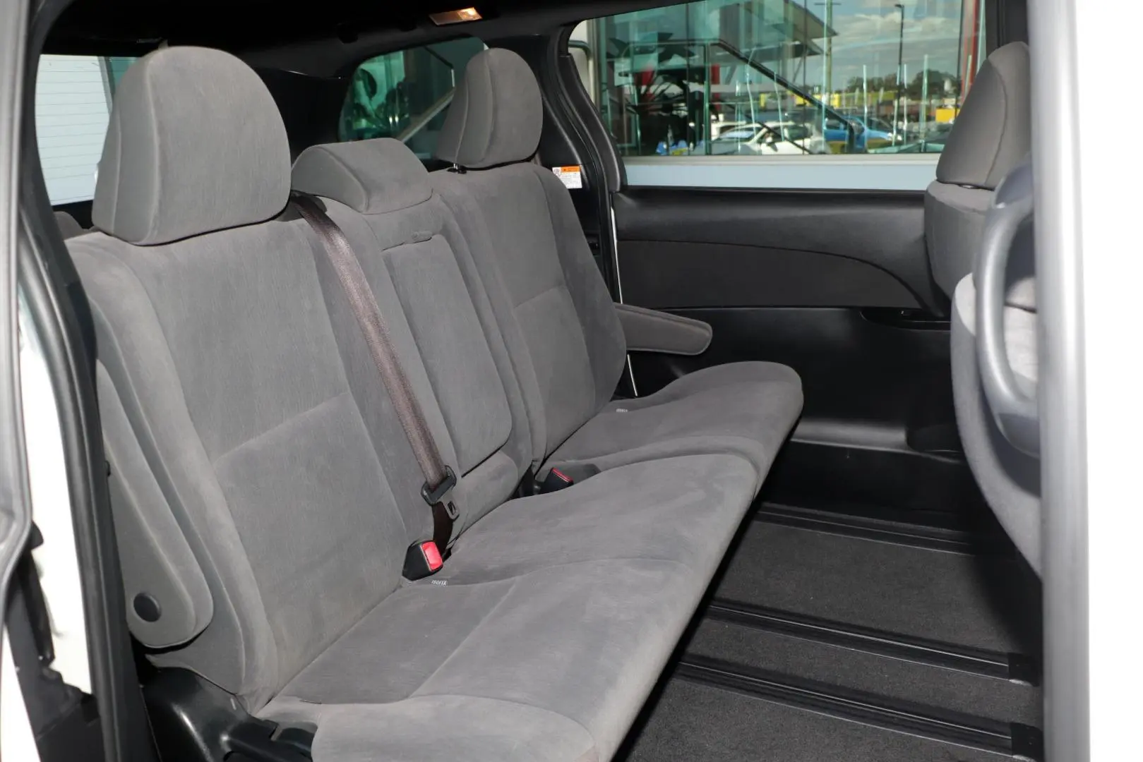 2018 Toyota Tarago Gallery Image 10