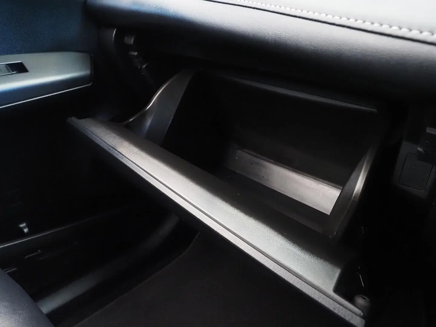 2018 Toyota RAV4 Gallery Image 24