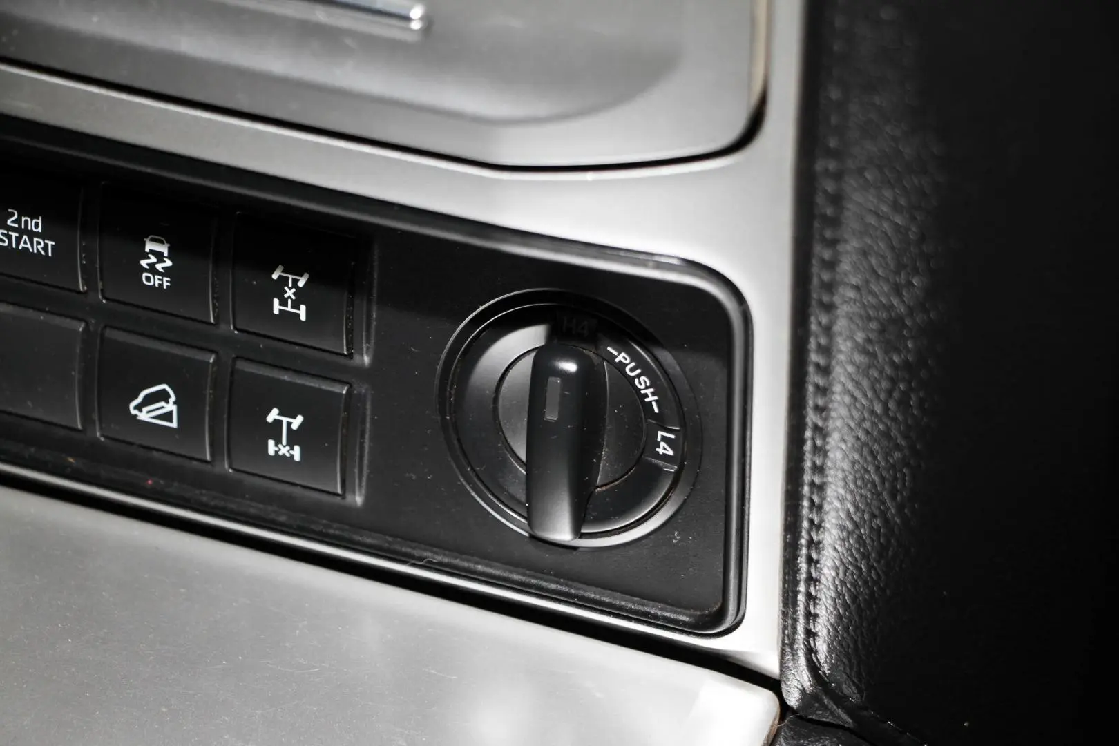 2023 Toyota Landcruiser Prado Gallery Image 15